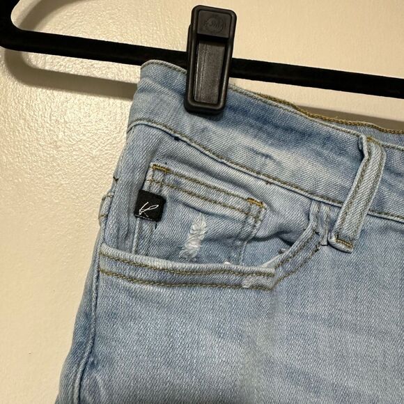 High Waist Stretch Denim Short Light Wash Raw Hem - Picture 5 of 5